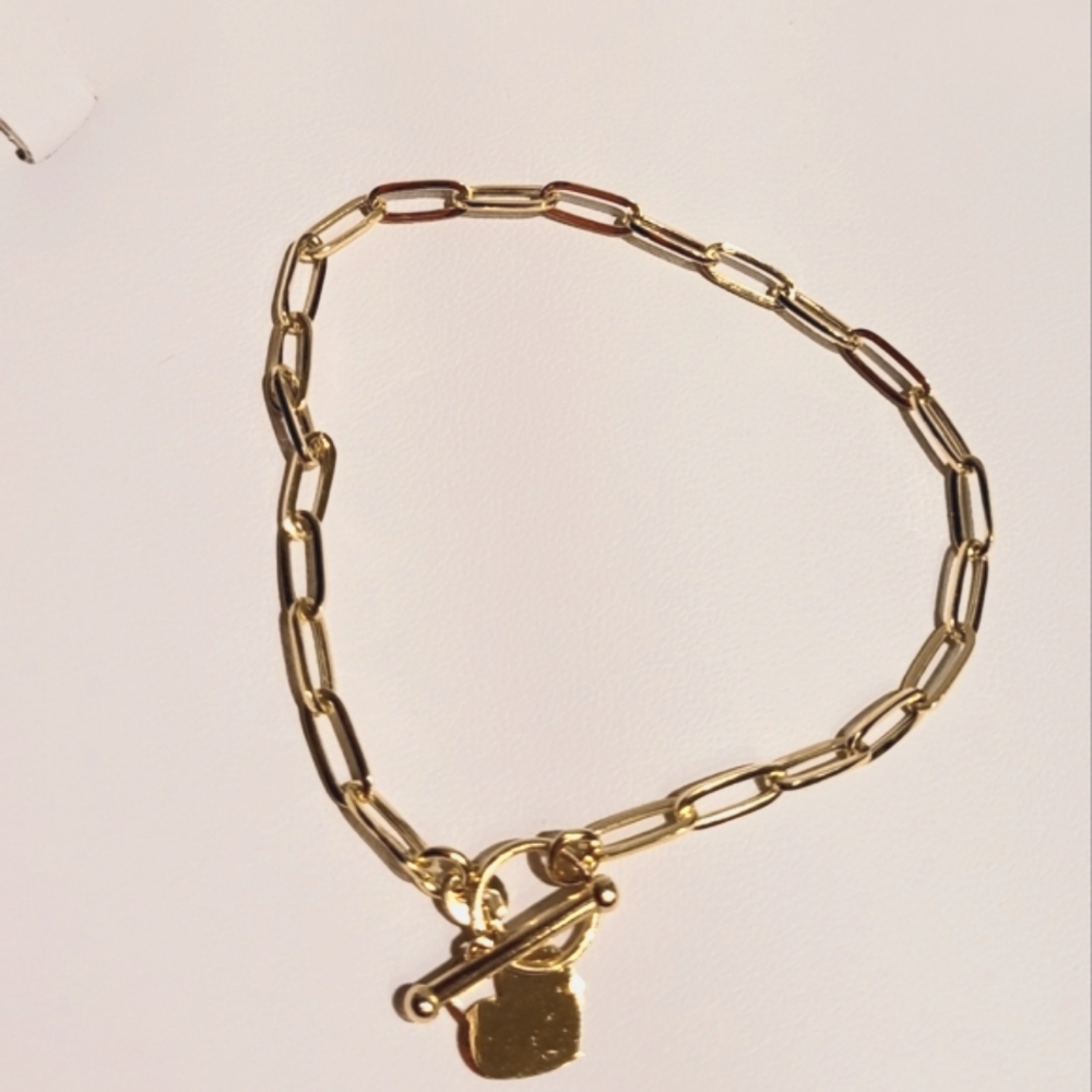 14k Real Gold Paper Clip Bracelet with Heart, approx 8" Length, Made in Italy.